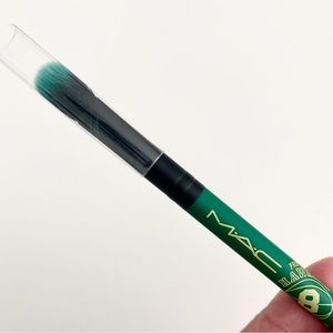 MAC 217 SES Brush - Stranger Things LIMITED EDITION